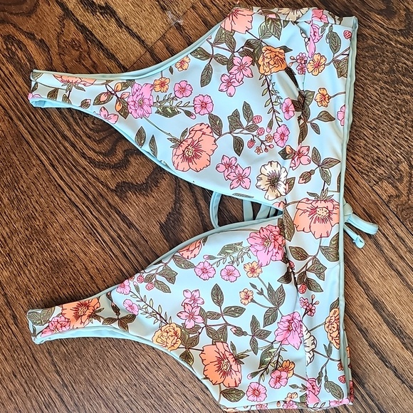 Maaji Floral Reversible Bikini Top with Pink and Orange Accents Size M - Picture 3 of 8